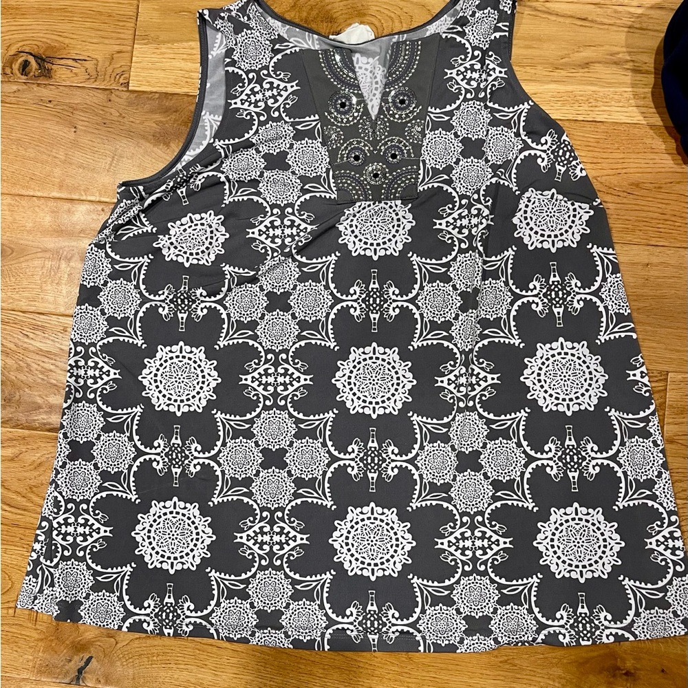 Ladies gray and white dressy tank with beading